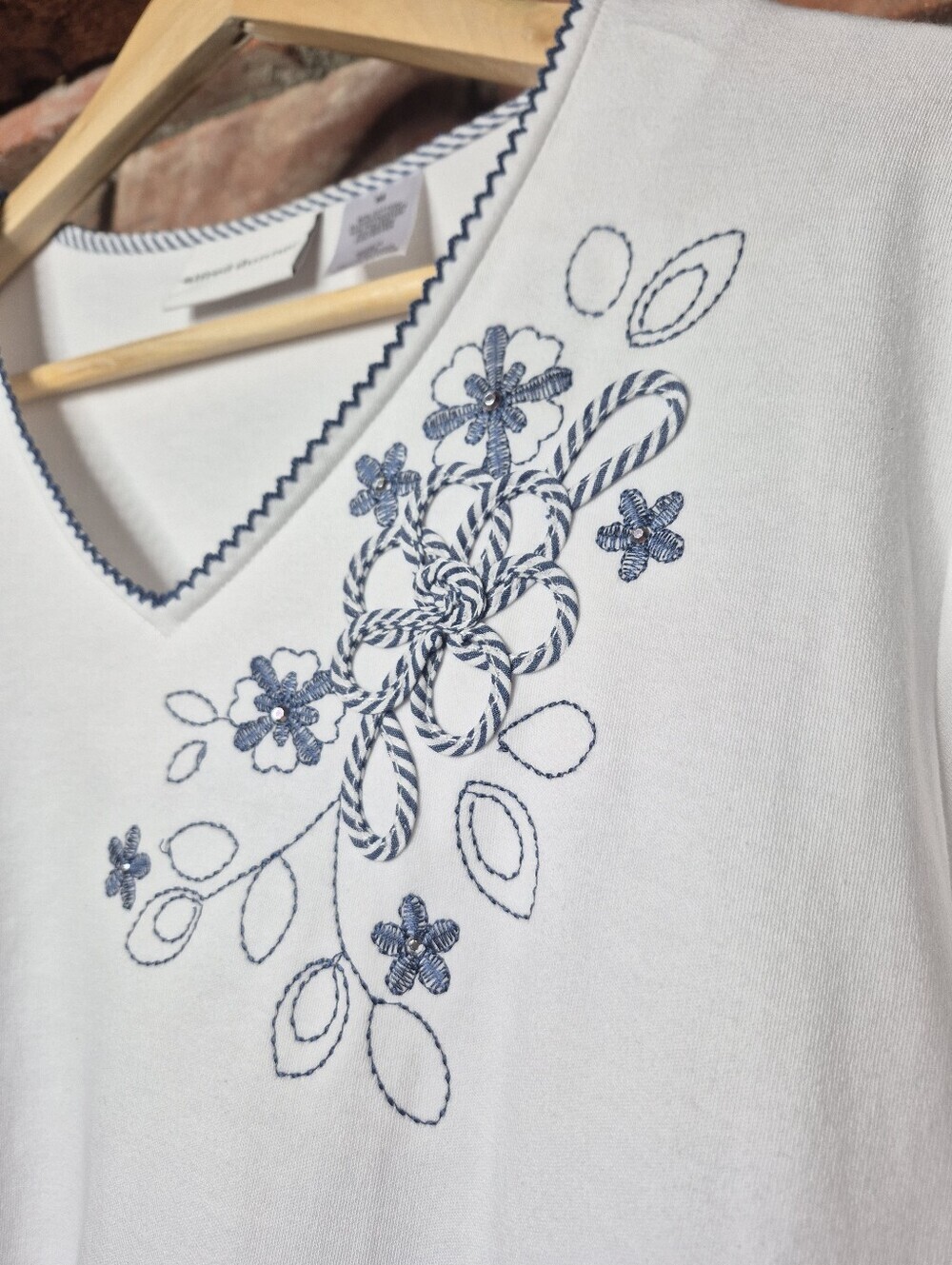 Alfred Dunner Nautical Embellished Tee 3-D Rope Floral Detail Size M - Picture 2 of 9